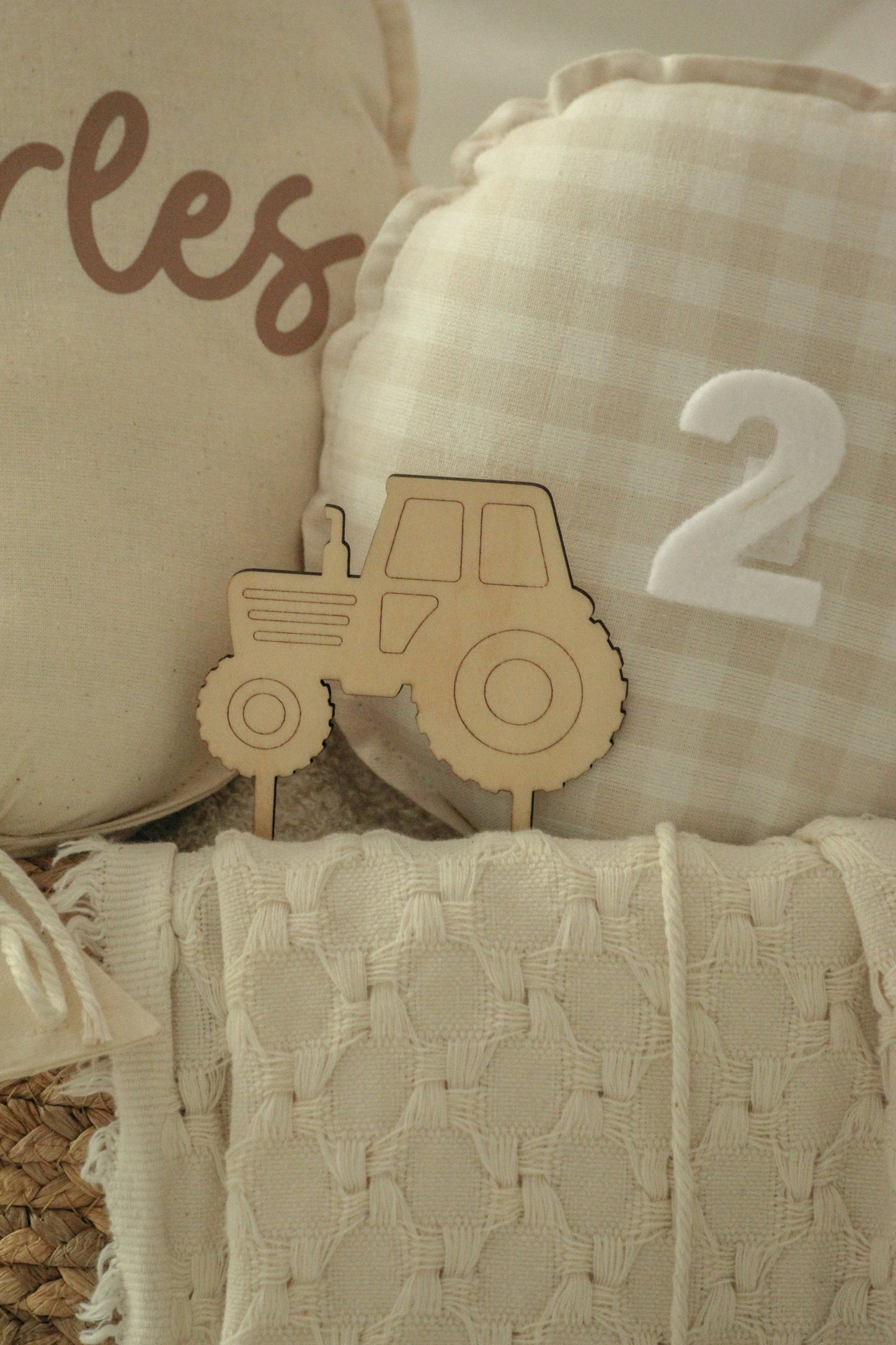 Cake topper tracteur de bois