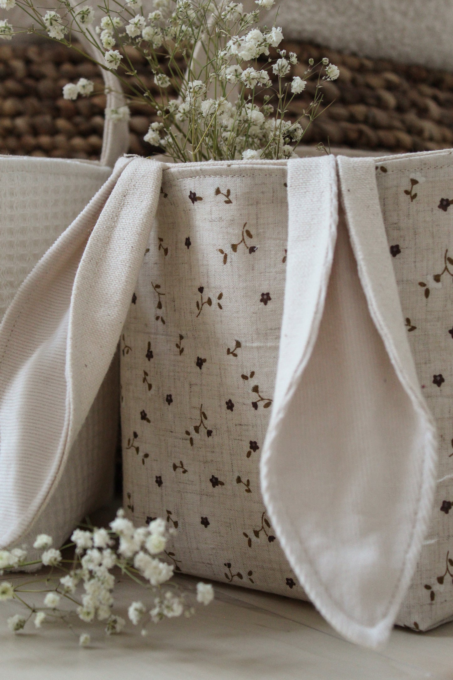 Panier de Pâques fleurs blanches