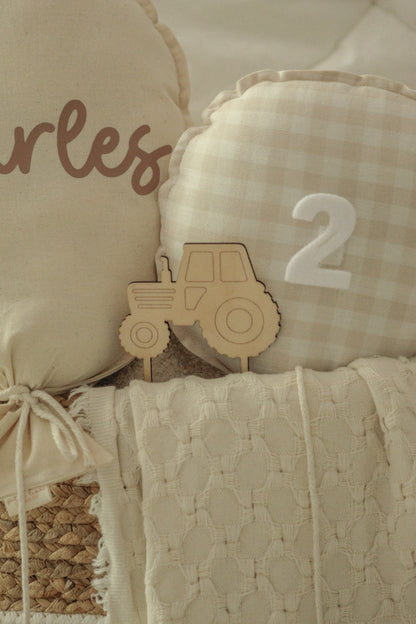 Cake topper tracteur de bois