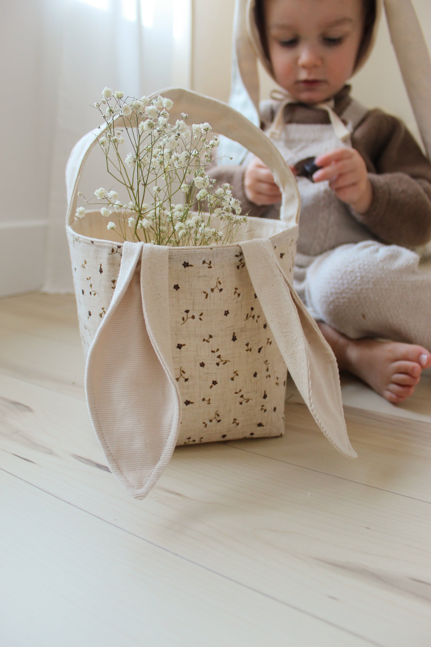 Panier de Pâques fleurs blanches